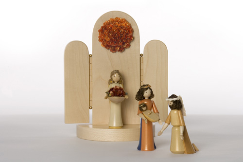 Maria und Josef vor dem Rosenaltar